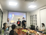 获得“年度优秀员工奖”员工