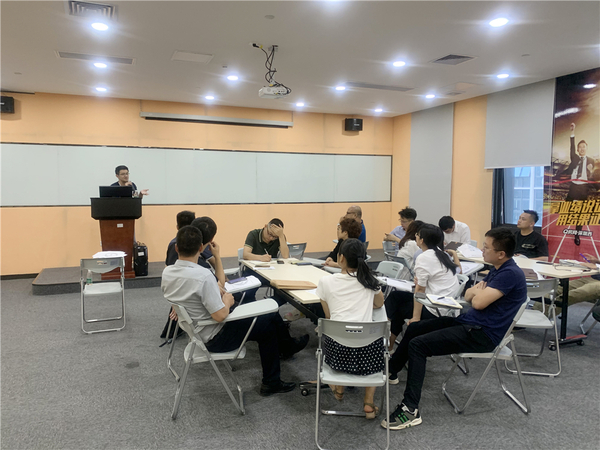 3.小组代表林威帆分享讨论结果-2.jpg